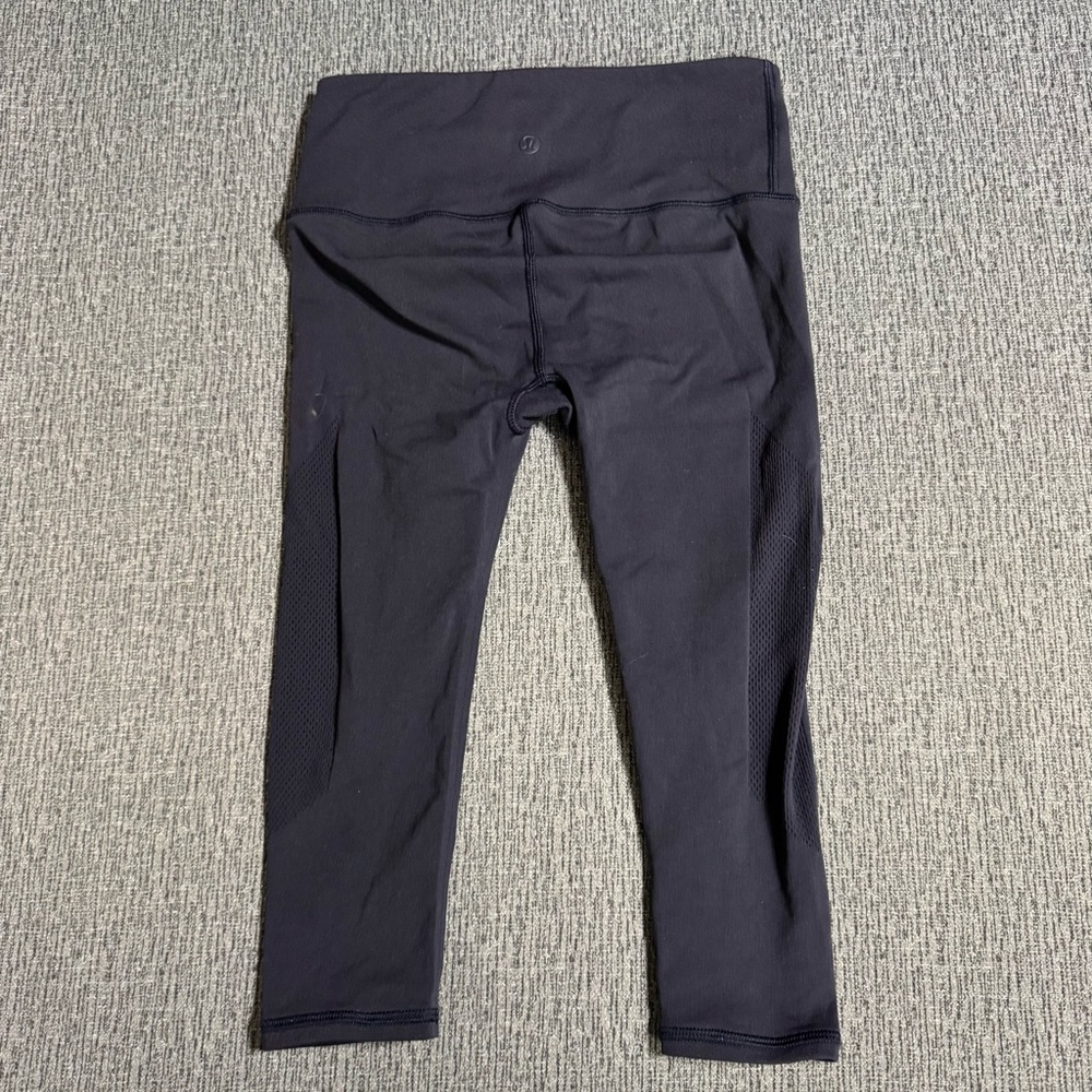 Lululemon Reveal Crop Leggings - Picture 7 of 16